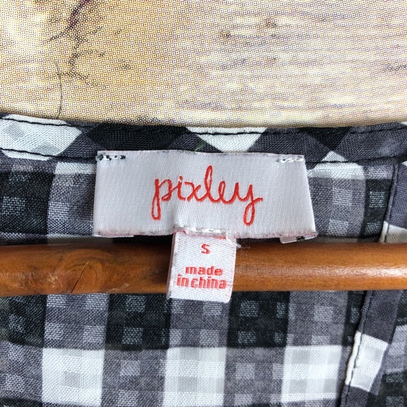 Stitch Fix | Pixley Graham Gingham Split Back Top - Picture 4 of 7